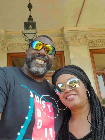 Hartford Aarteenetsintä Tiimivalokuva